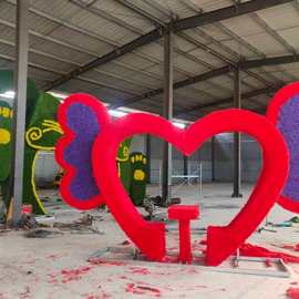 立体绿雕宫灯 传统与现代的绿色交融