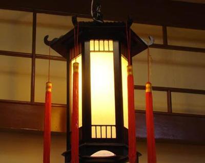 从新加坡白领到宫灯网店创业者 一个年轻小伙的返乡创业故事