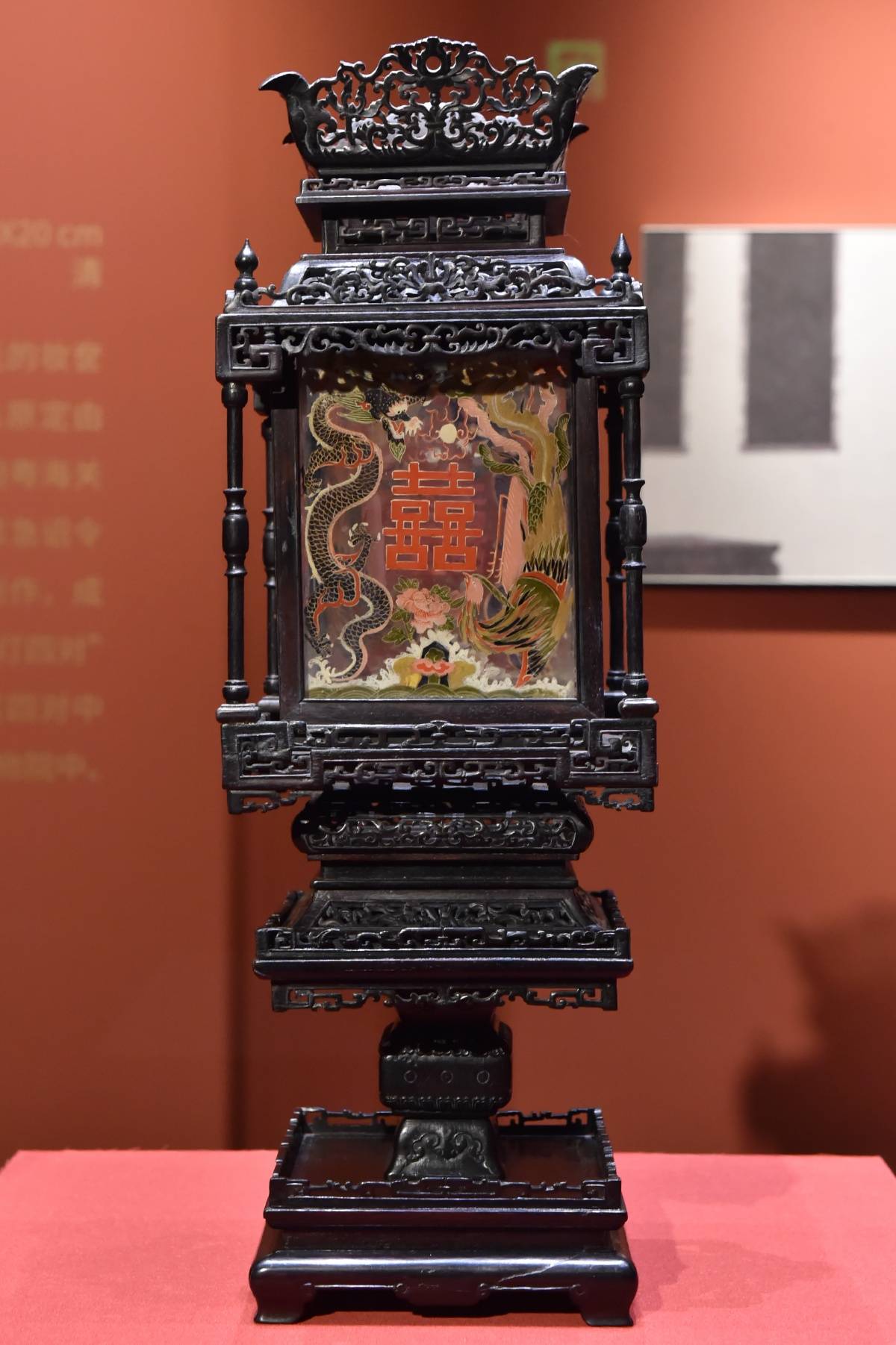 故宫宫灯百年光影重现 一次修复，一场对话，一种传承