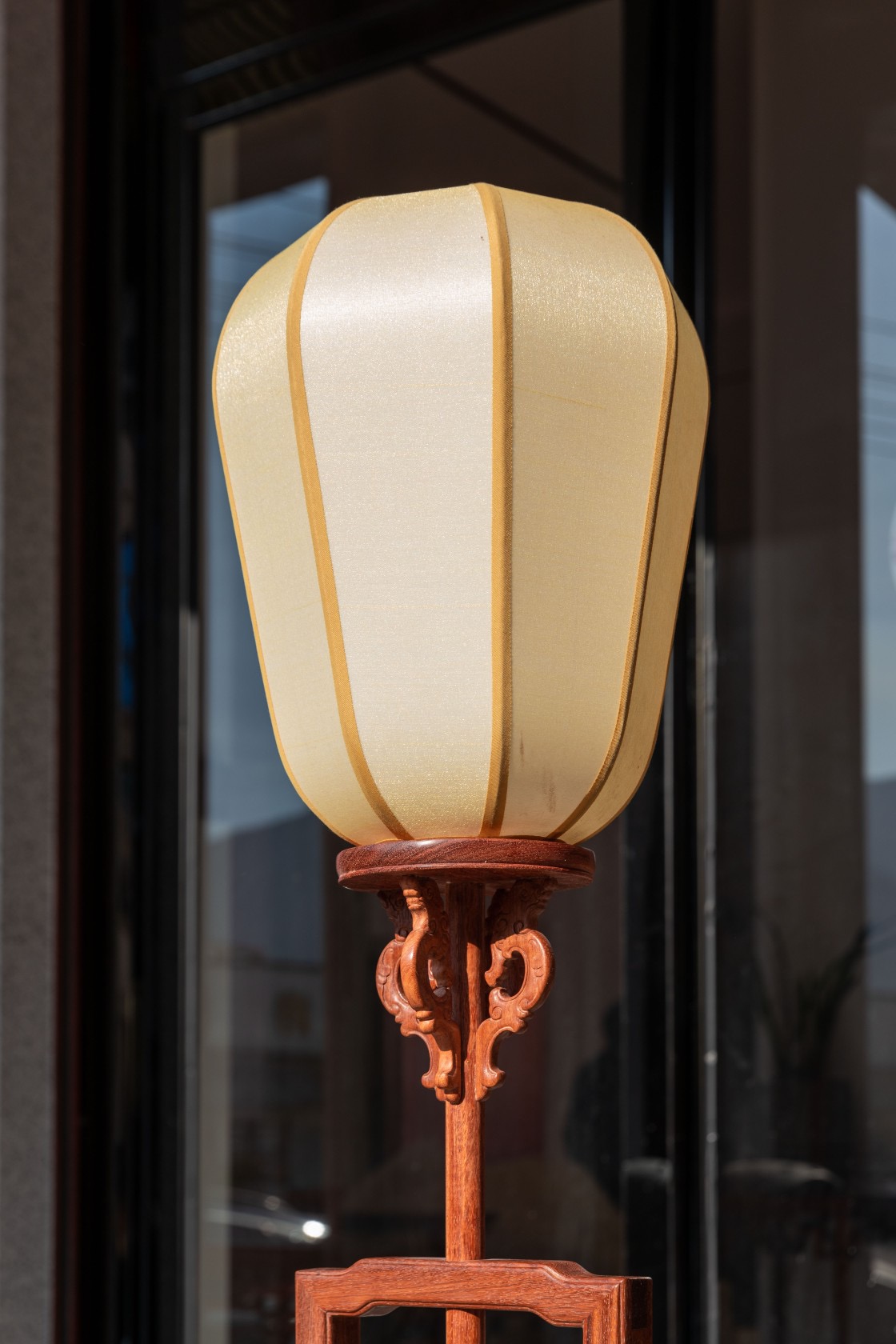 红桥红嘉木堂升降式灯台 缅甸花梨宫灯，点亮东方雅致生活